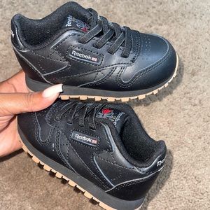 Reeboks🖤🤎